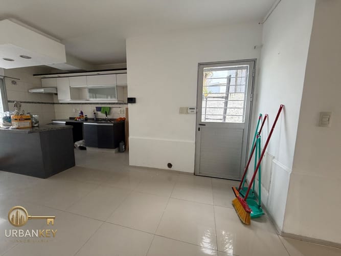 Alquiler casa 3 dormitorios 3 baños y cocheras en Barra de Carrasco. · Foto 4