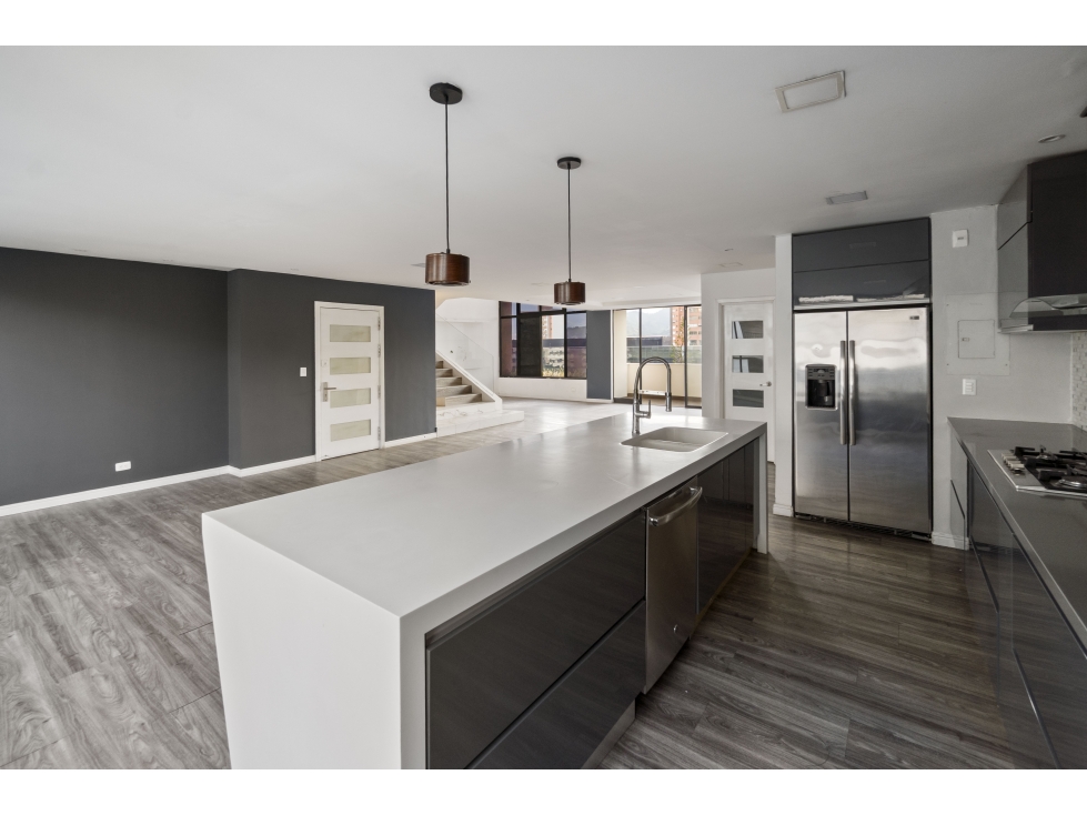 Apartamento en venta en El Poblado, Medellín · foto 2 de 17