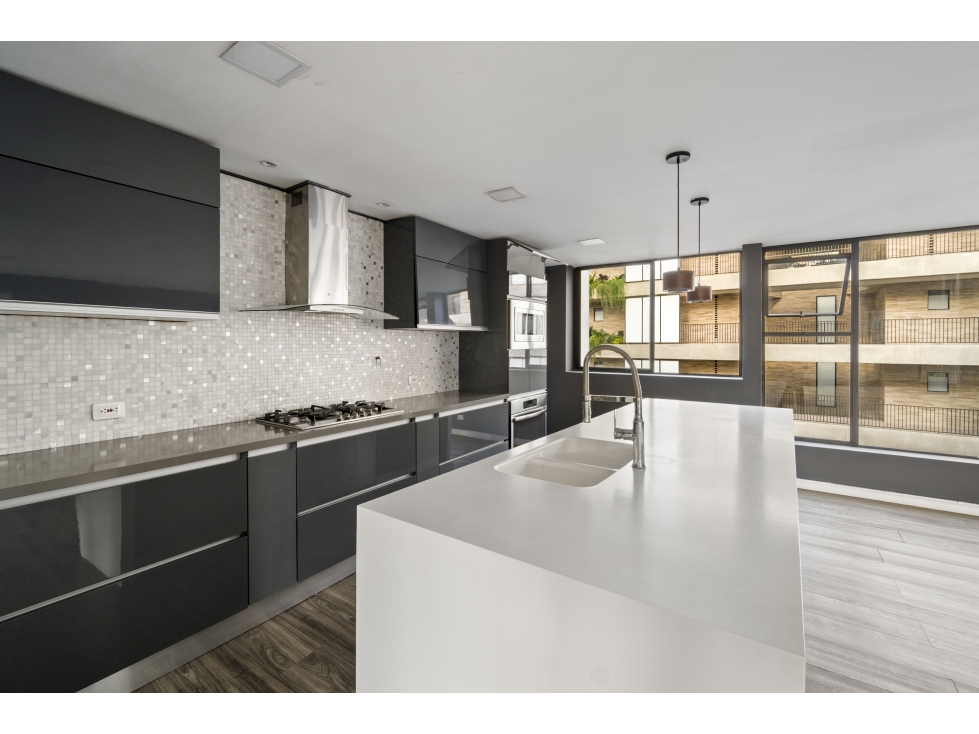 Apartamento en venta en El Poblado, Medellín · foto 5 de 17