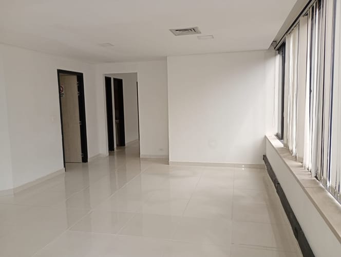 Oficina en arriendo en El Poblado, Medellín, 120 m² · foto 6 de 12