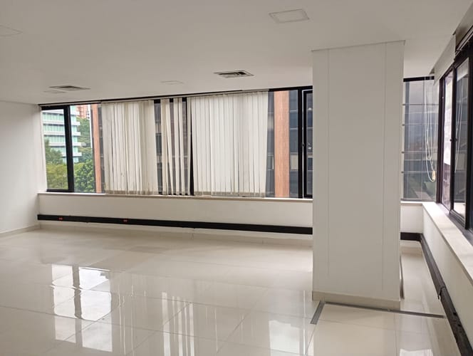 Oficina en arriendo en El Poblado, Medellín, 120 m² · foto 9 de 12