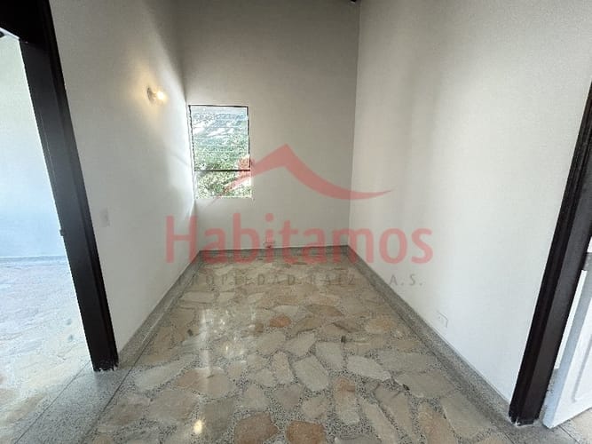Apartamento de 4 alcobas en arriendo en La Aguacatala, Medellín, 120 m² · foto 10 de 14