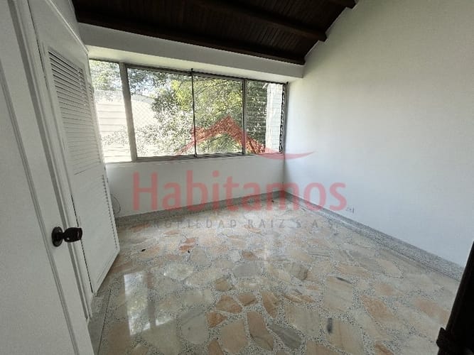 Apartamento de 4 alcobas en arriendo en La Aguacatala, Medellín, 120 m² · foto 11 de 14