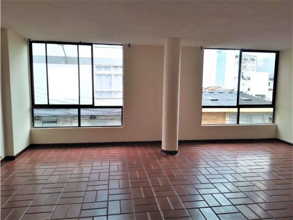 Apartamento en venta en Sector Plaza De Bolivar, Pereira · foto 2 de 21