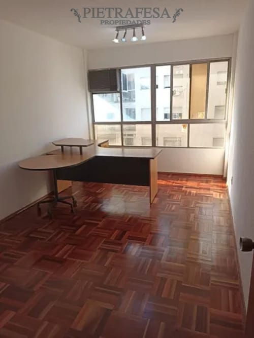 Oficina en alquiler, 1baño, amoblada. Centro. · Foto 2