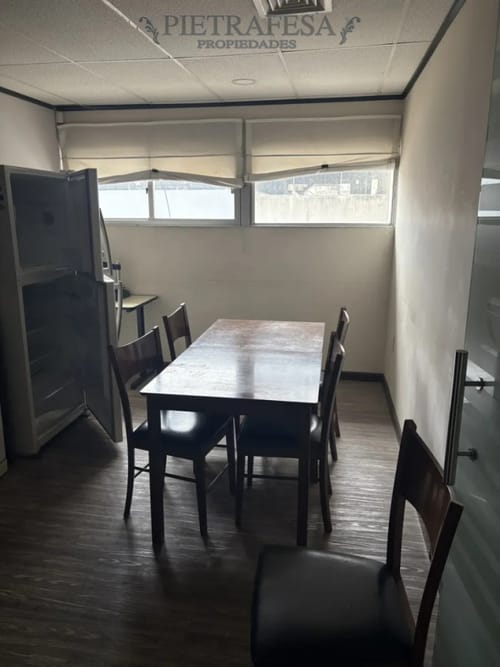 Oficina en alquiler, piso entero, 2 baños. Ciudad Vieja. · Foto 6