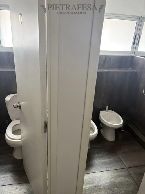 Oficina en alquiler, piso entero, 2 baños. Ciudad Vieja. · Foto 8