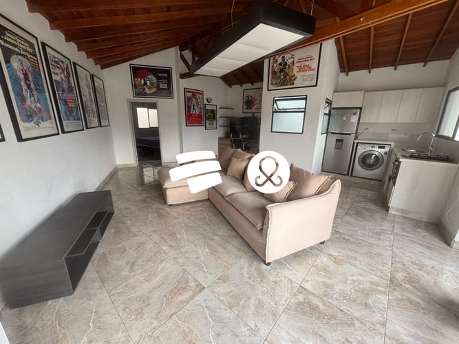 Apartamento de 3 alcobas en venta en Florida Nueva, Medellín, 123 m² · foto 2 de 9