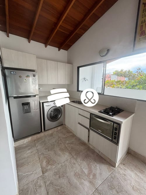 Apartamento de 3 alcobas en venta en Florida Nueva, Medellín, 123 m² · foto 3 de 9
