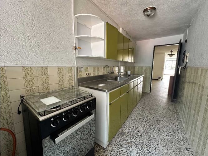 Apartamento de 2 alcobas en arriendo en Los Pinos, Medellín, 105 m² · foto 3 de 11