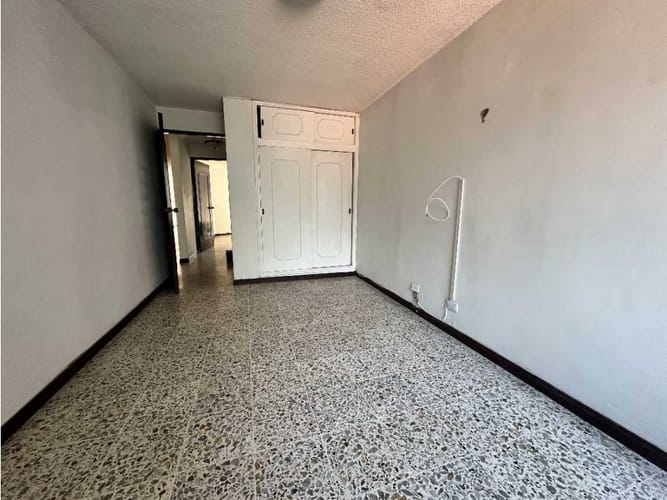 Apartamento de 2 alcobas en arriendo en Los Pinos, Medellín, 105 m² · foto 5 de 11