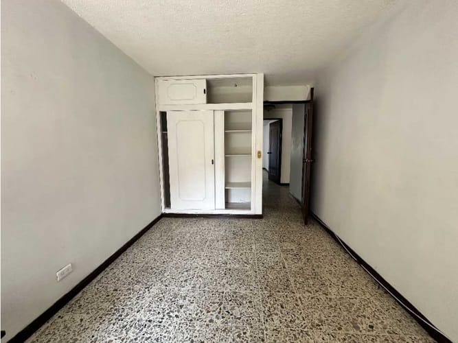 Apartamento de 2 alcobas en arriendo en Los Pinos, Medellín, 105 m² · foto 6 de 11