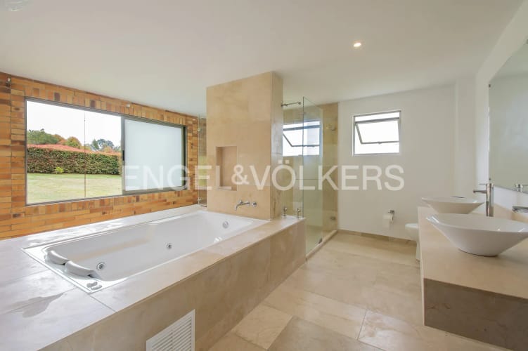 Casa de 4 alcobas en venta en Centro, Sopó, 336 m² · foto 12 de 20