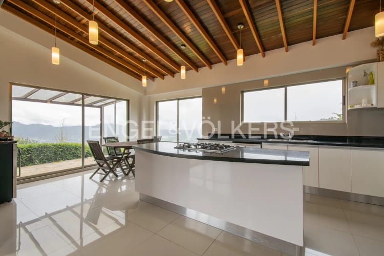Casa de 4 alcobas en venta en Centro, Sopó, 336 m² · foto 8 de 20