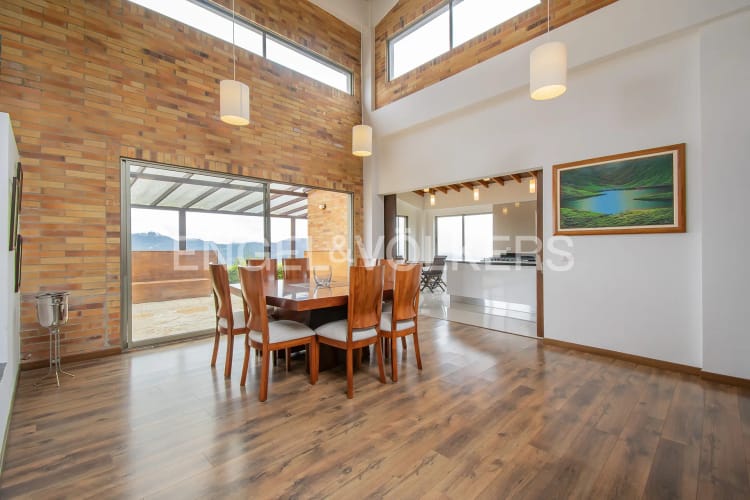 Casa de 4 alcobas en venta en Centro, Sopó, 336 m² · foto 5 de 20