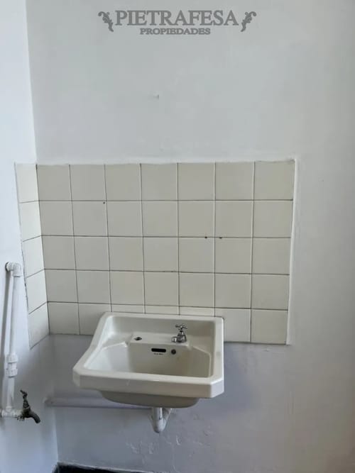 Oficina en alquiler, 1 baño, kitchenette. Centro. · Foto 6