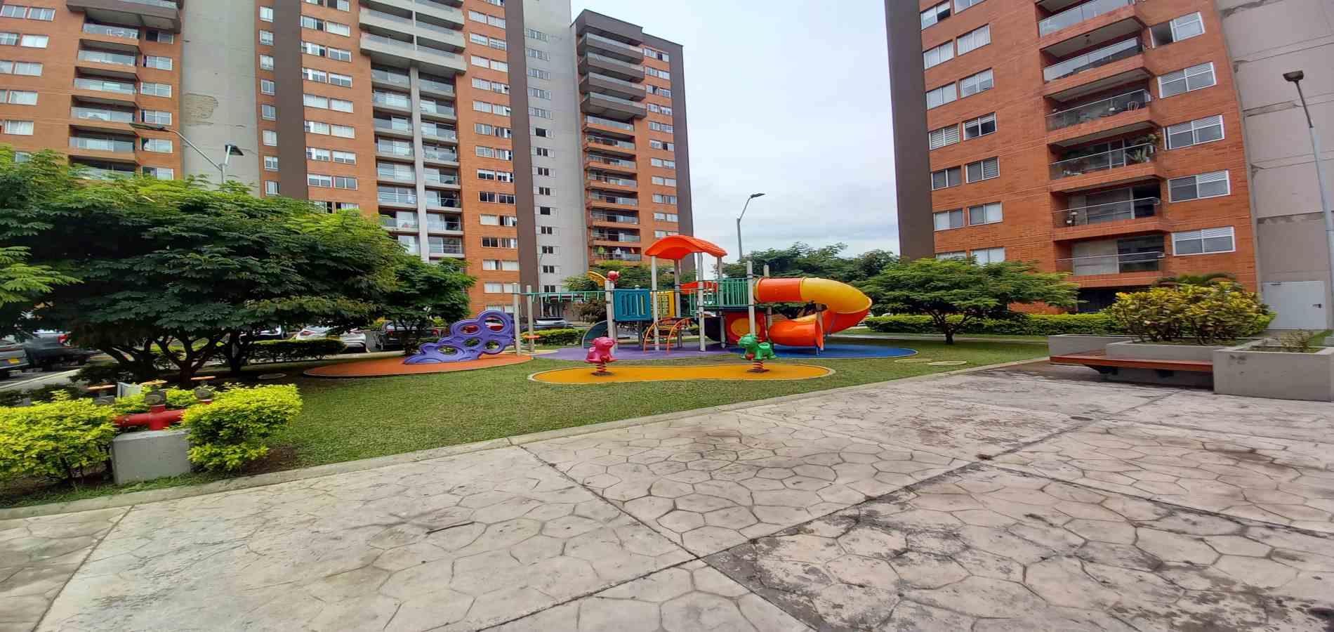 Apartamento en venta en Sector Plaza De Bolivar, Pereira · foto 3 de 15