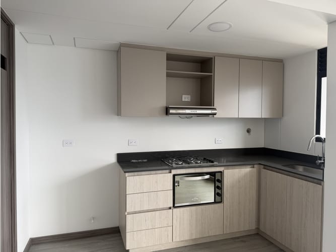 Apartamento de 3 alcobas en arriendo en Enciso, Medellín, 70 m² · foto 2 de 21