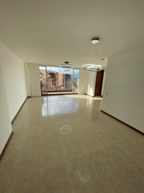 Apartamento de 3 alcobas en venta en Jardines, Envigado, 140 m² · foto 4 de 11