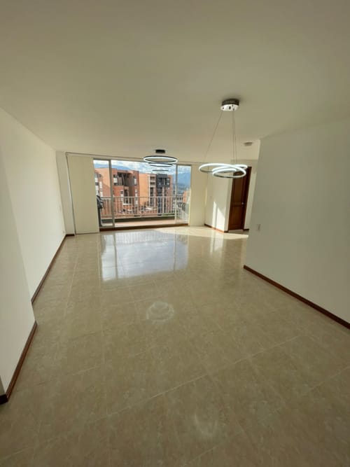 Apartamento de 3 alcobas en venta en Jardines, Envigado, 140 m² · foto 5 de 11