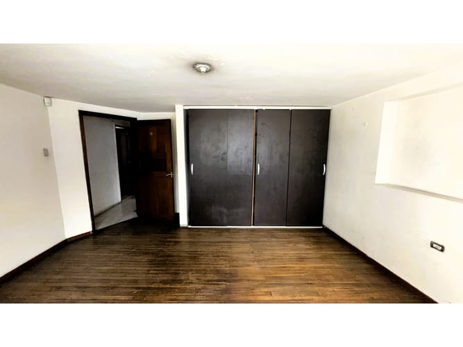 Casa de 7 alcobas en venta en Las Delicias, Bogotá, 193 m² · foto 2 de 16