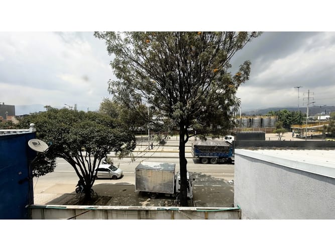 Casa de 7 alcobas en venta en Las Delicias, Bogotá, 193 m² · foto 4 de 16