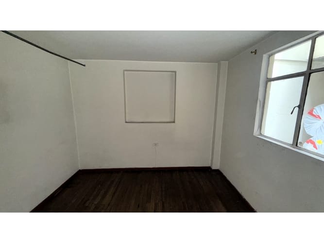 Casa de 7 alcobas en venta en Las Delicias, Bogotá, 193 m² · foto 10 de 16