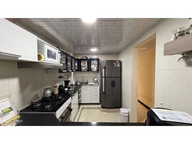 Casa de 4 alcobas en venta en Centro Fontibon, Bogotá, 234 m² · foto 4 de 16