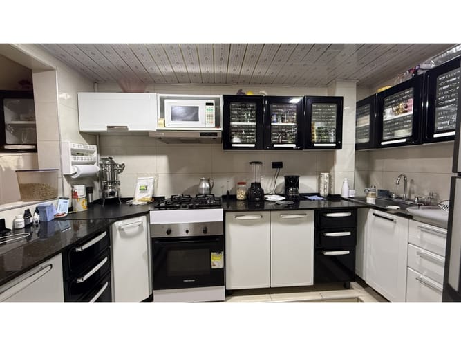 Casa de 4 alcobas en venta en Centro Fontibon, Bogotá, 234 m² · foto 6 de 16