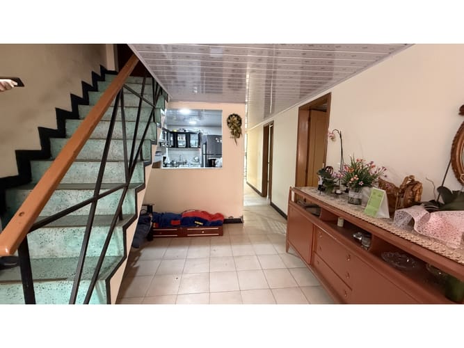 Casa de 4 alcobas en venta en Centro Fontibon, Bogotá, 234 m² · foto 9 de 16