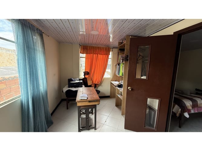 Casa de 4 alcobas en venta en Centro Fontibon, Bogotá, 234 m² · foto 11 de 16