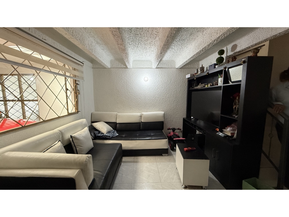 Casa en venta en Villa Alsacia 2, Bogotá · foto 4 de 24