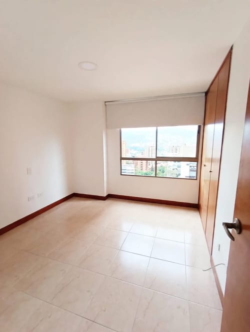 Apartamento de 3 alcobas en arriendo en Los Balsos, Medellín, 106 m² · foto 8 de 18