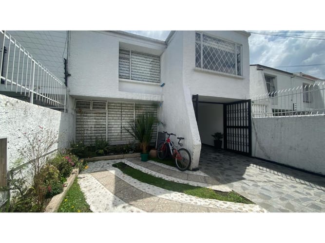 Casa de 4 alcobas en venta en Pontevedra, Bogotá, 234 m² · foto 5 de 24