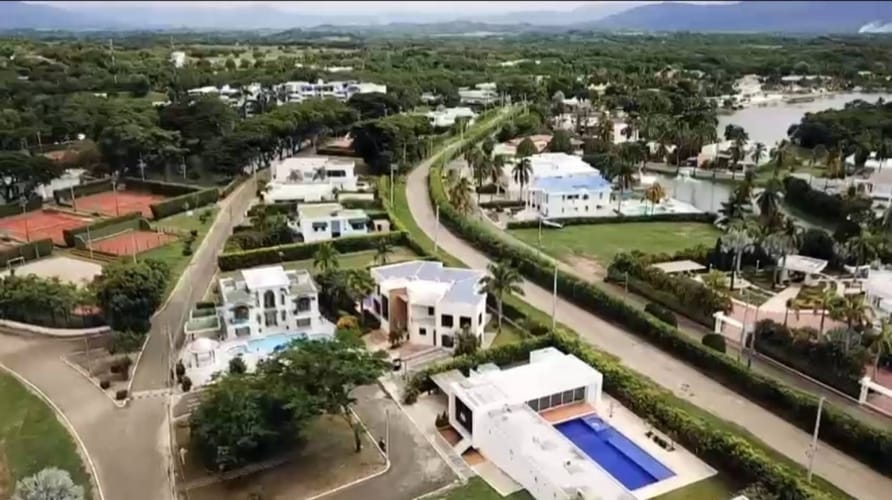 Casa de 6 alcobas en venta en Girardot, Girardot, 1050 m² · foto 4 de 15