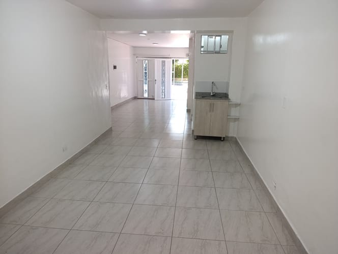 Local en arriendo en La Floresta, Medellín, 72 m² · foto 7 de 9