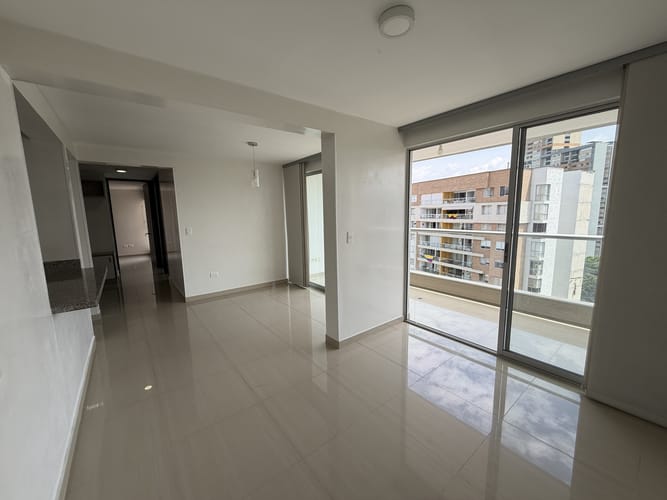 Apartamento de 3 alcobas en venta en Anillo Vial, Floridablanca, 85 m² · foto 2 de 17