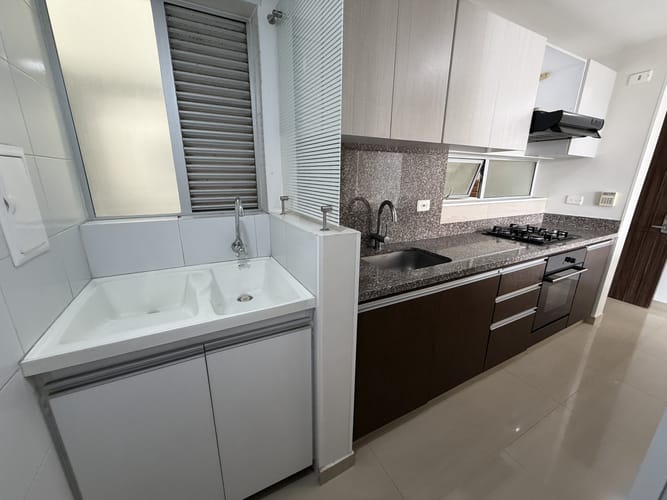 Apartamento de 3 alcobas en venta en Anillo Vial, Floridablanca, 85 m² · foto 5 de 17