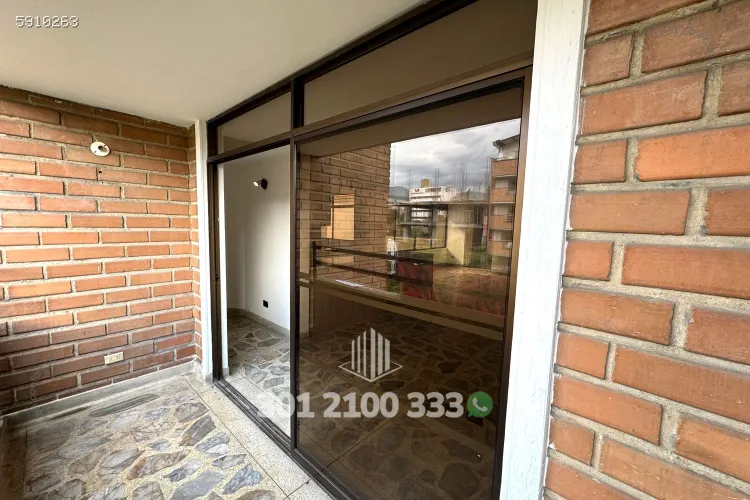 Apartamento de 3 alcobas en arriendo en Laureles, Medellín, 126 m² · foto 10 de 24