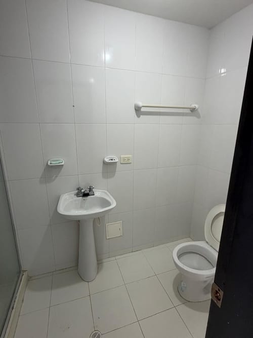 Apartamento de 3 alcobas en arriendo en Ciudad Jardin, Barranquilla, 98 m² · foto 5 de 10