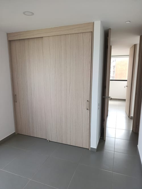 Apartamento de 2 alcobas en arriendo en Loma Del Escobero, Envigado, 80 m² · foto 8 de 14
