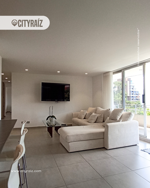 Apartamento de 2 alcobas en arriendo en Los Naranjos, Medellín, 150 m² · foto 2 de 18