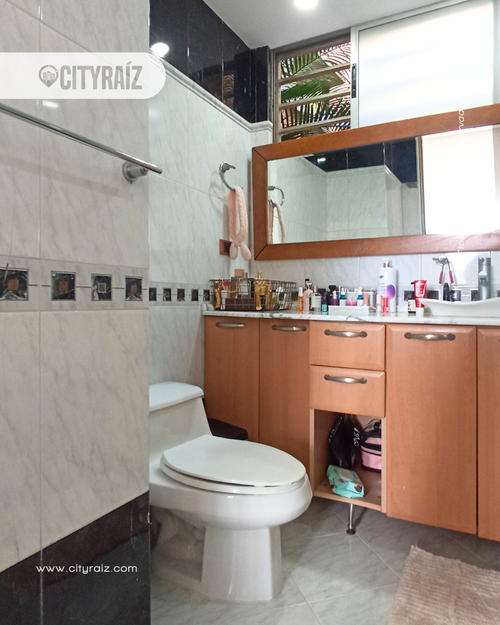 Apartamento de 2 alcobas en arriendo en Los Naranjos, Medellín, 150 m² · foto 15 de 18