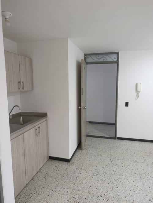 Oficina en arriendo en Suramericana, Medellín, 25 m² · foto 7 de 14