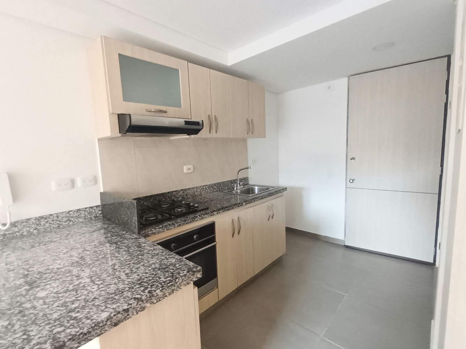 Apartamento en arriendo en Santa Teresita, Bogotá · foto 7 de 24