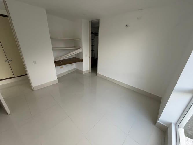 Apartamento de 3 alcobas en arriendo en Normandia, Cali, 220 m² · foto 9 de 24