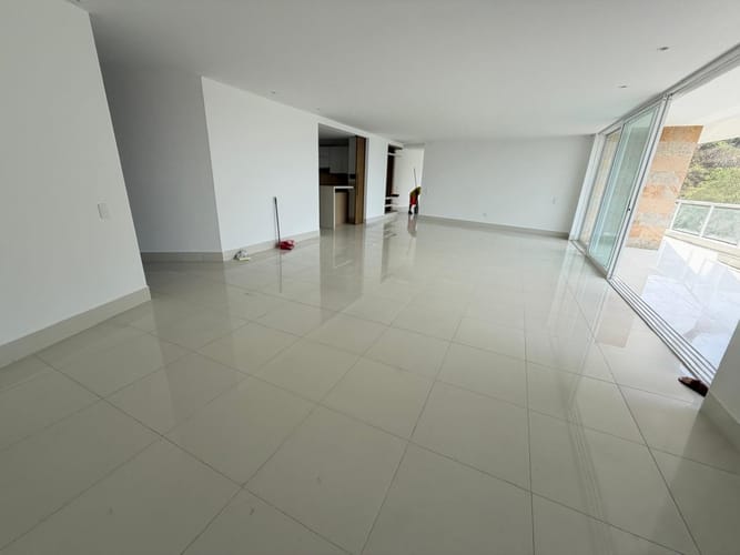 Apartamento de 3 alcobas en arriendo en Normandia, Cali, 220 m² · foto 4 de 24