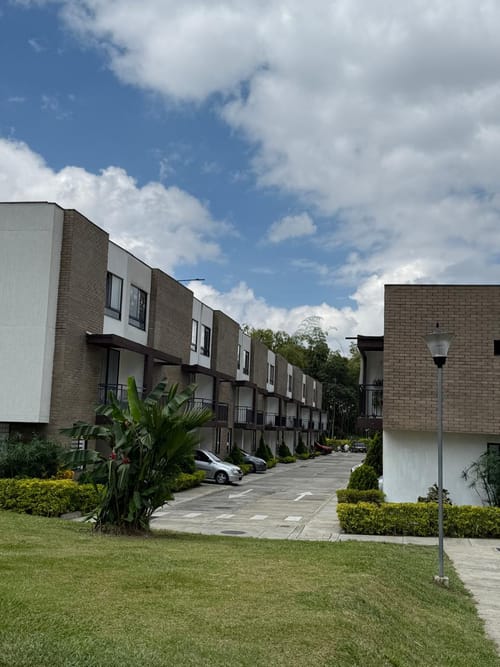 Apartamento de 2 alcobas en venta en Cr. Tacuara, Dosquebradas, 54 m² · foto 9 de 20