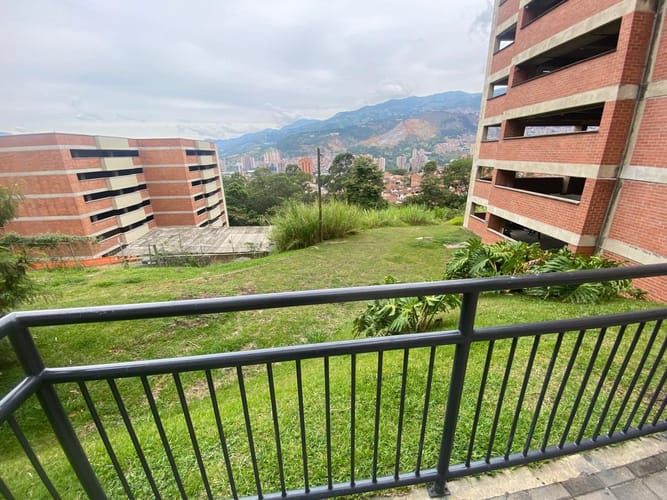 Apartamento de 3 alcobas en venta en Amazonia, Bello, 57 m² · foto 10 de 15