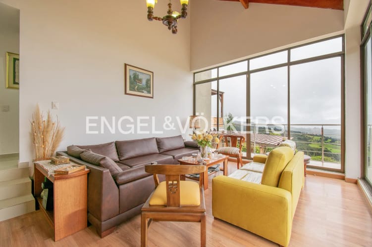 Casa de 3 alcobas en venta en Yerbabuena, Chía, 364 m² · foto 2 de 18